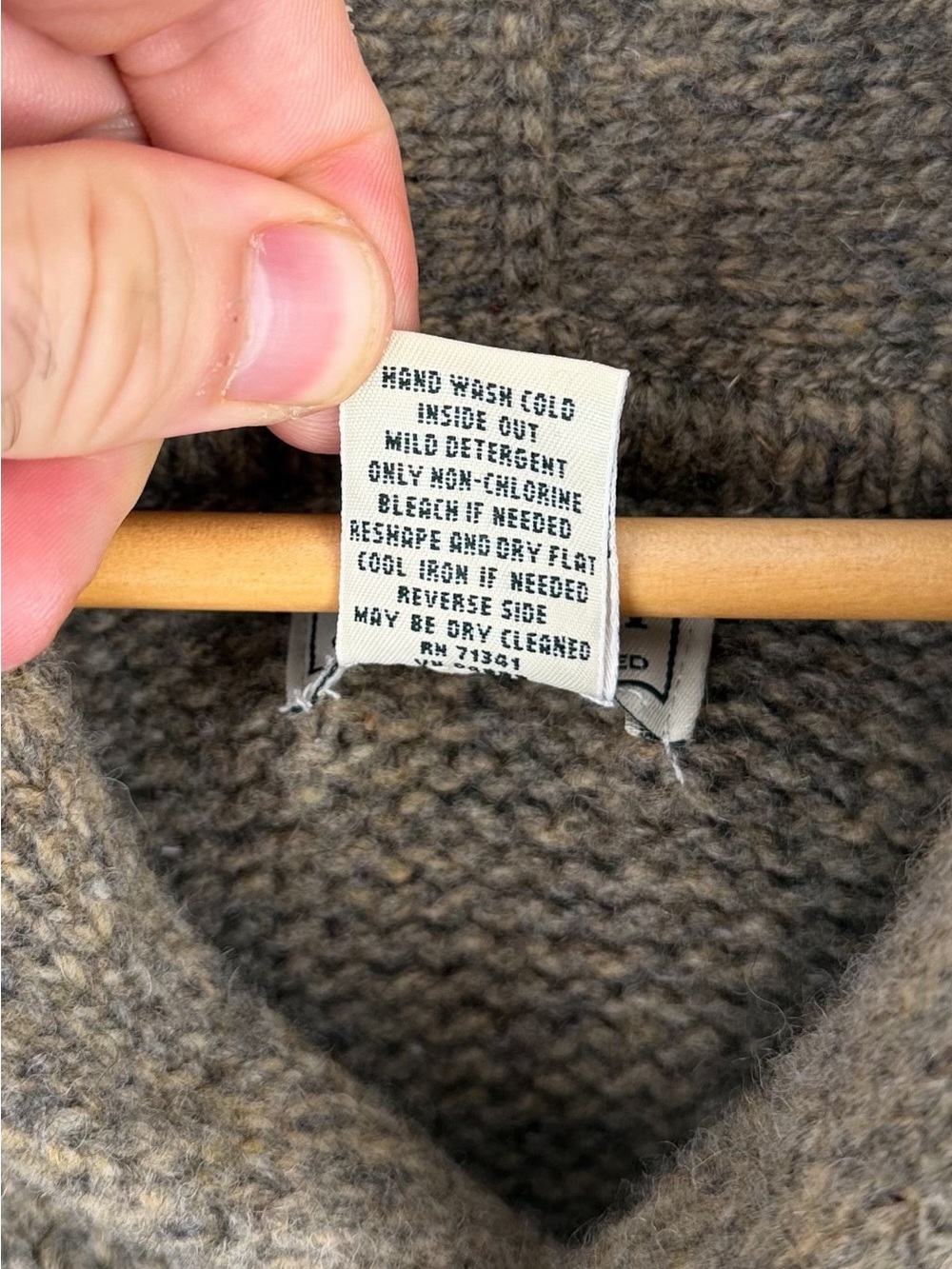 L.L. Bean Men’s Medium Lambswool Shawl Collar Sweater Textured Brown Elbow Patch - Picture 10 of 10